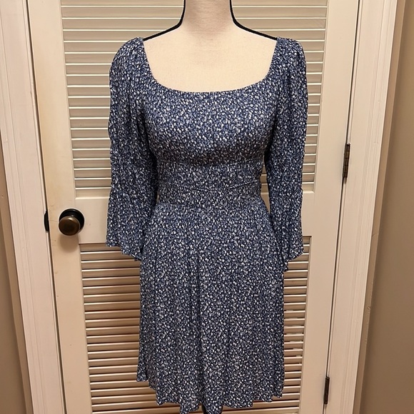 68. En Crème The Maggie Dress in Blue - Picture 10 of 17